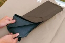 Snow Peak Mat & Pillow -Snow Peak Shop TM 094R FoldedView 7bbb65f4 08ab 4c3a b639 d7017abe2933