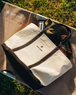 Snow Peak Canvas Noasobi Tote Large 14 Snow Peak Canvas Noasobi Tote Large -Snow Peak Shop canvas tote L ec ac 20su003 lifestyle 01 1
