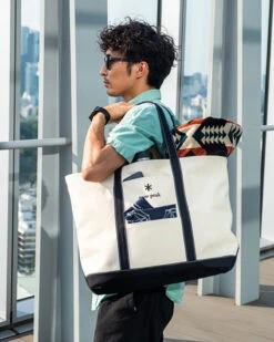 Snow Peak Canvas Noasobi Tote Large 17 Snow Peak Canvas Noasobi Tote Large -Snow Peak Shop canvas tote L ec ac 20su003 lifestyle 03 1